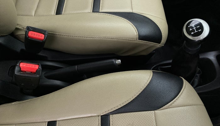 2018 Maruti Wagon R 1.0 VXI, Petrol, Manual, 30,971 km, Gear Lever