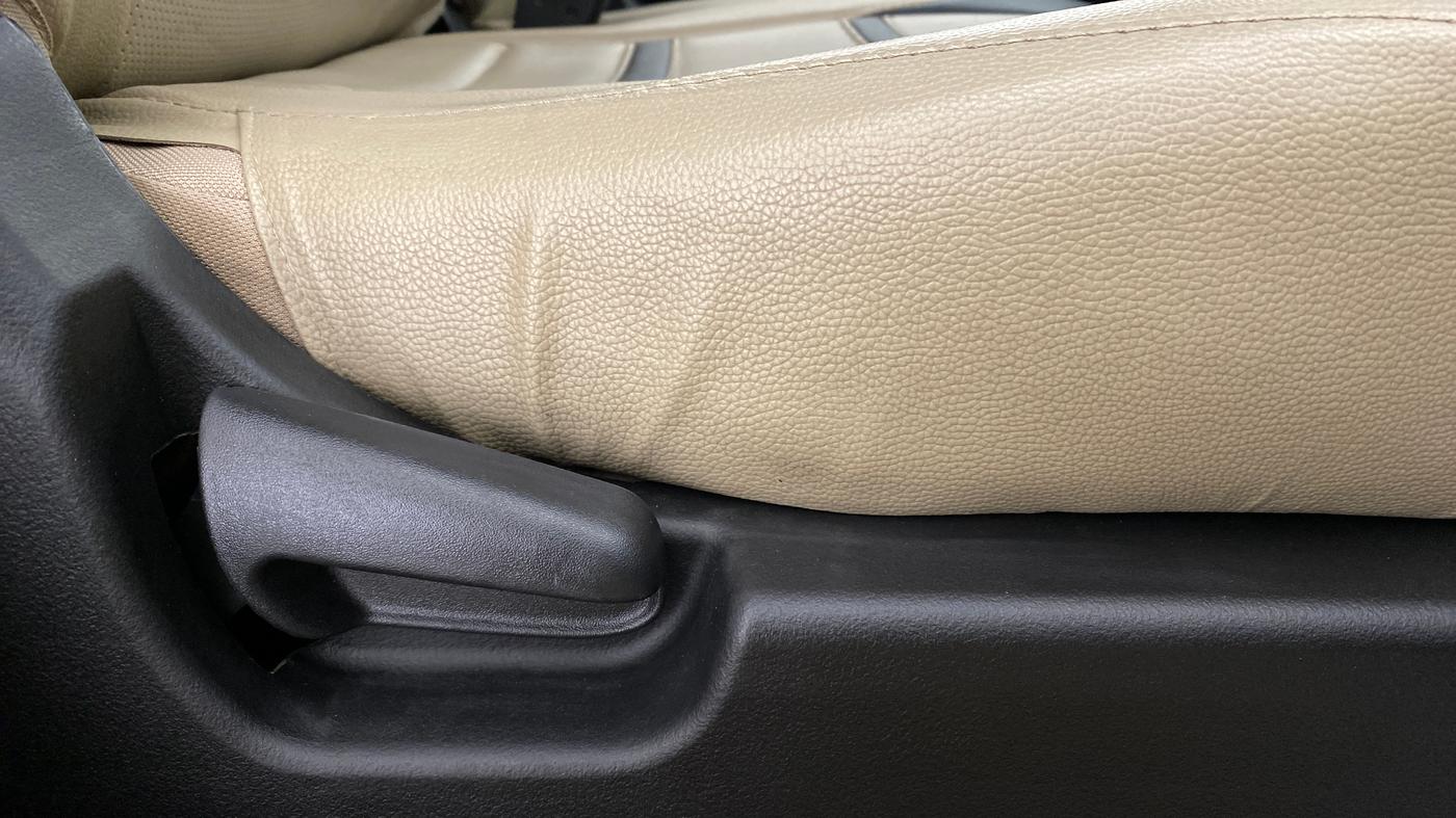2018 Maruti Wagon R 1.0 VXI, Petrol, Manual, 30,971 km, Driver Side Adjustment Panel