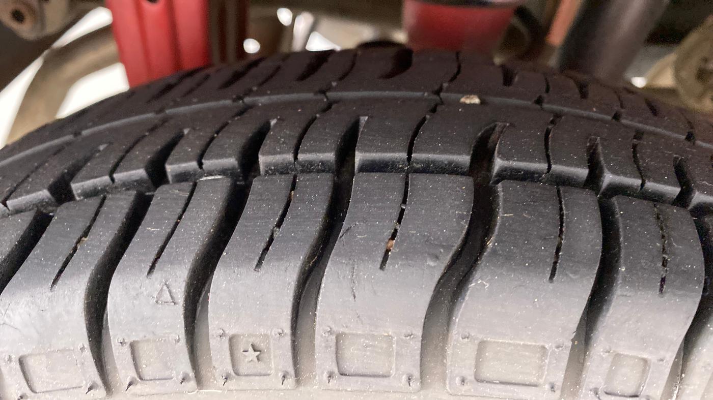 2019 Maruti Alto 800 LXI, Petrol, Manual, 24,166 km, Right Rear Tyre Tread