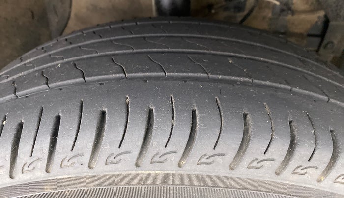 2020 Maruti Vitara Brezza VXI, Petrol, Manual, 72,255 km, Right Front Tyre Tread