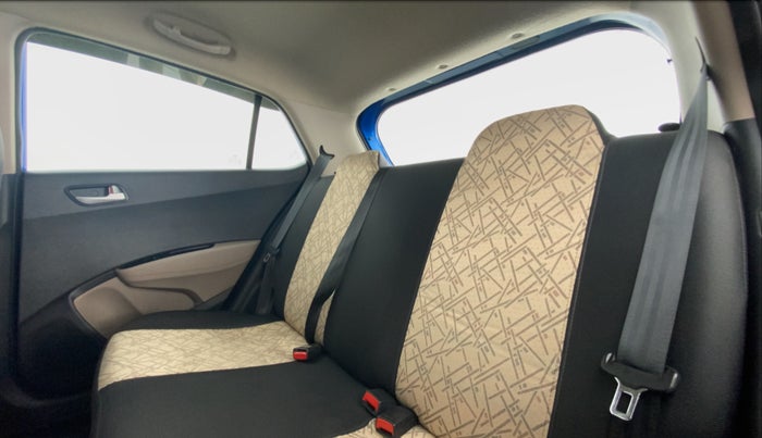2017 Hyundai Grand i10 SPORTZ 1.2 KAPPA VTVT, Petrol, Manual, 40,558 km, Right Side Rear Door Cabin