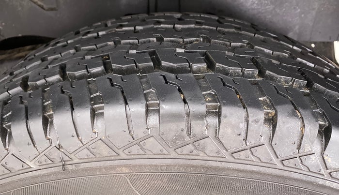 2021 Mahindra Thar LX PETROL HT 4WD AT, Petrol, Automatic, 5,710 km, Left Rear Tyre Tread