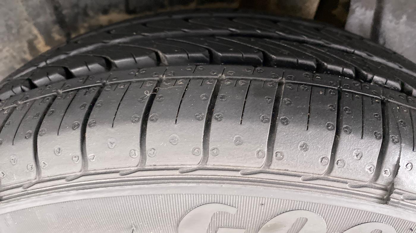 2020 Maruti XL6 ZETA AT SHVS, Petrol, Automatic, 63,285 km, Left Rear Tyre Tread