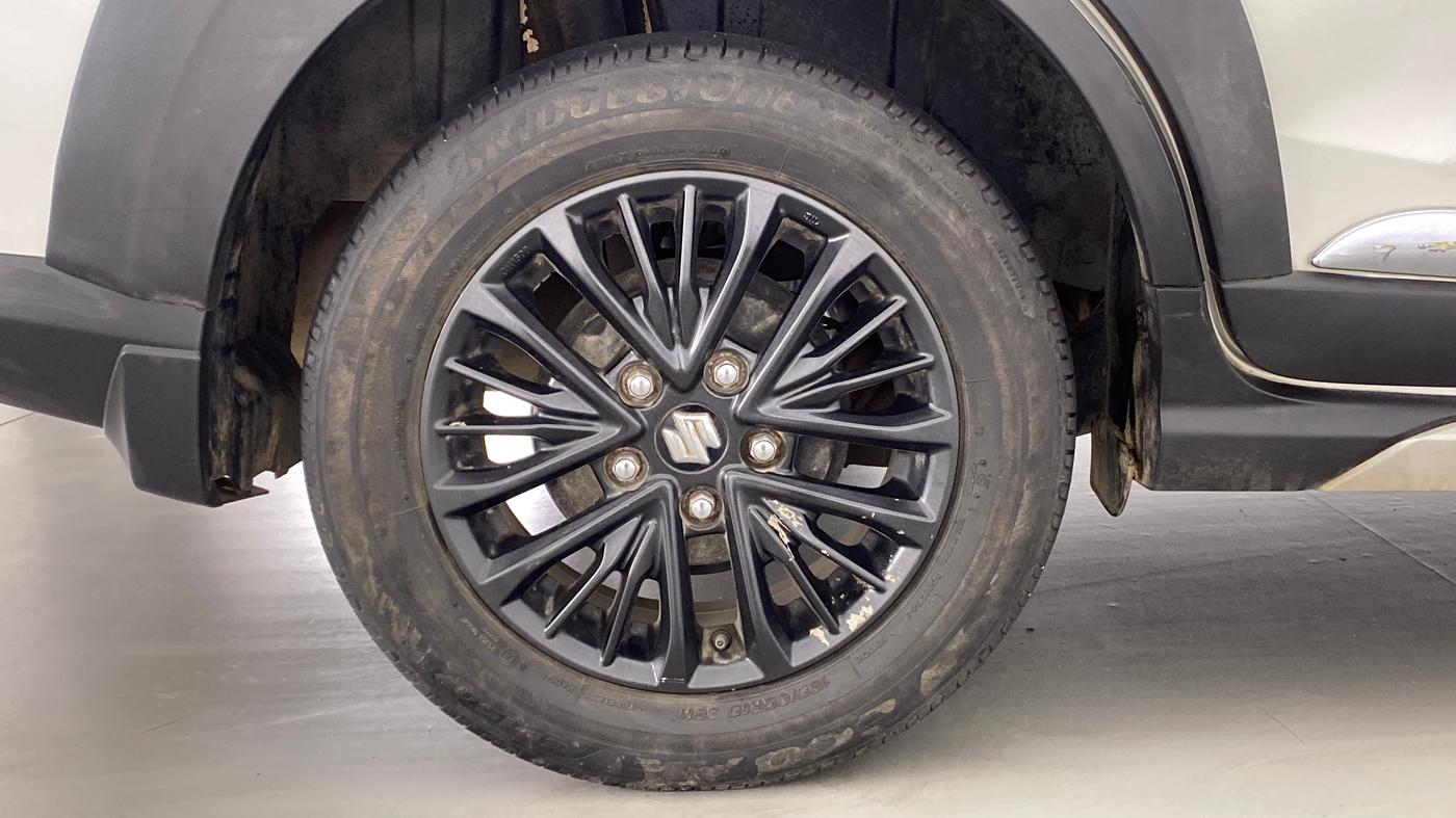 2020 Maruti XL6 ZETA AT SHVS, Petrol, Automatic, 63,285 km, Right Rear Wheel