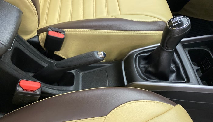2020 Maruti XL6 ZETA SHVS, Petrol, Manual, 13,804 km, Gear Lever
