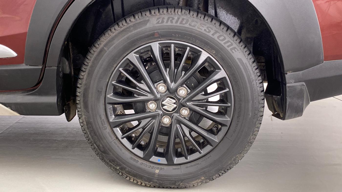 2020 Maruti XL6 ZETA SHVS, Petrol, Manual, 13,804 km, Left Rear Wheel