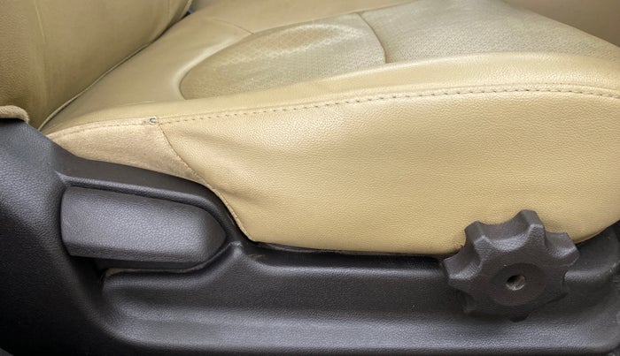 2015 Hyundai Verna FLUIDIC 1.6 SX CRDI, Diesel, Manual, 93,836 km, Driver Side Adjustment Panel