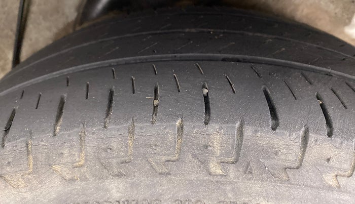 2015 Hyundai Verna FLUIDIC 1.6 SX CRDI, Diesel, Manual, 93,836 km, Left Rear Tyre Tread