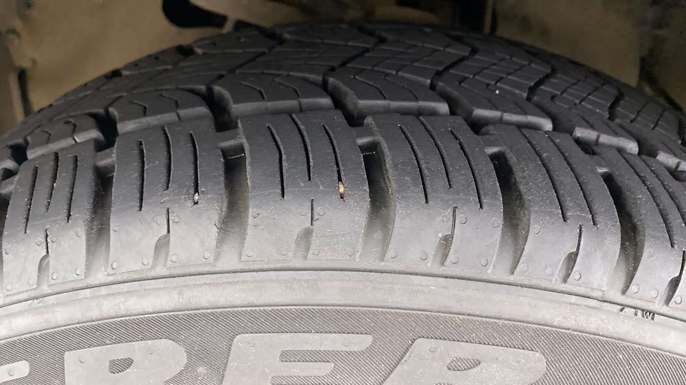 2017 Tata Hexa Varicor 400 XT, Diesel, Manual, 61,927 km, Left Front Tyre Tread