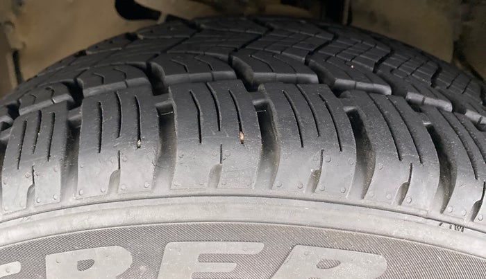 2017 Tata Hexa Varicor 400 XT, Diesel, Manual, 61,927 km, Left Front Tyre Tread