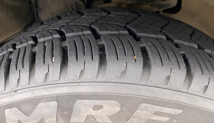 2017 Tata Hexa Varicor 400 XT, Diesel, Manual, 61,927 km, Right Front Tyre Tread