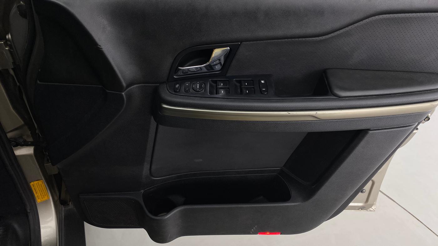 2017 Tata Hexa Varicor 400 XT, Diesel, Manual, 61,927 km, Driver Side Door Panels Control