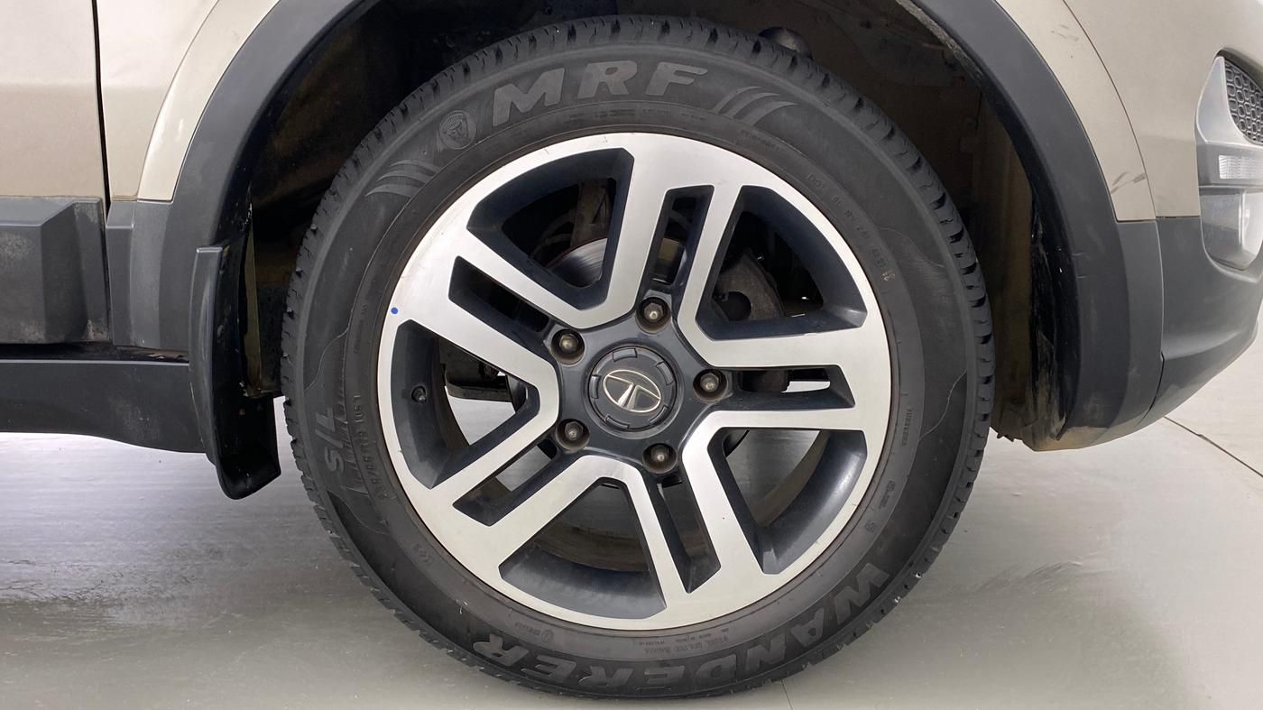 2017 Tata Hexa Varicor 400 XT, Diesel, Manual, 61,927 km, Right Front Wheel