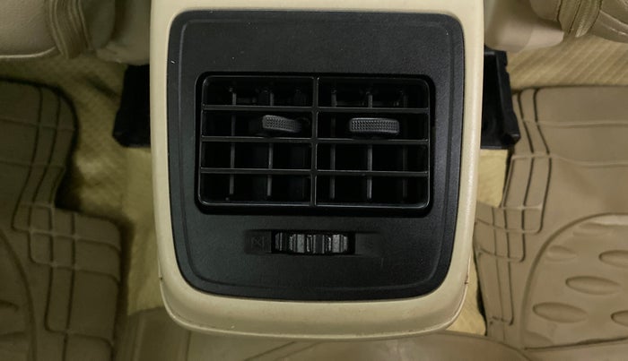 2017 Maruti Dzire VXI, Petrol, Manual, 49,022 km, Rear AC Vents