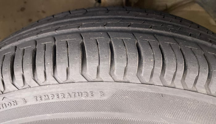2017 Maruti Dzire VXI, Petrol, Manual, 49,022 km, Right Front Tyre Tread