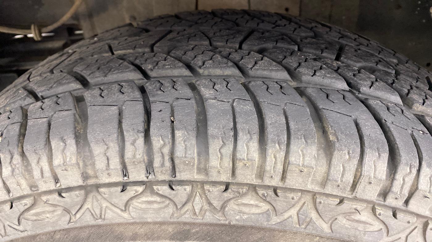 2019 Mahindra Thar CRDI 4x4 6str AC, Diesel, Manual, 71,809 km, Left Front Tyre Tread