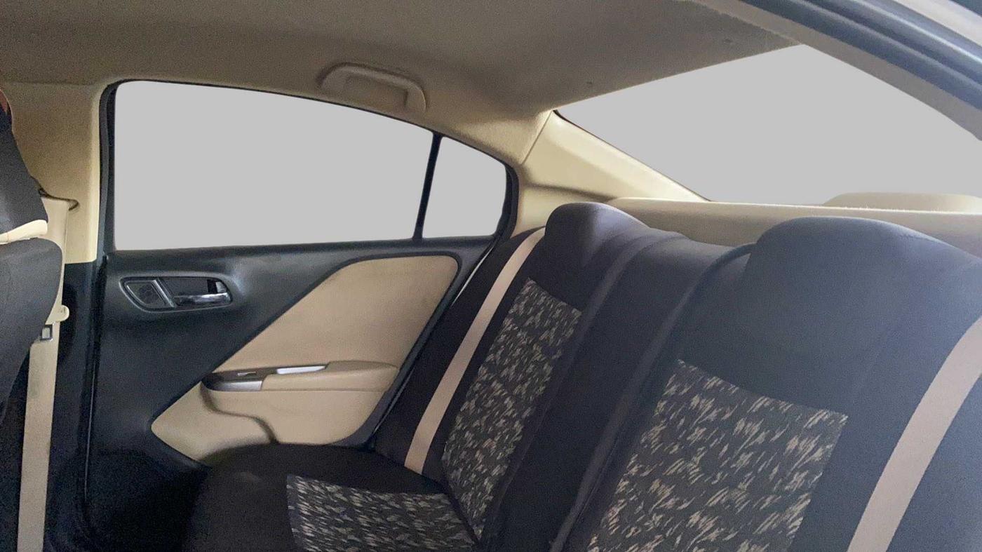 2015 Honda City V MT PETROL, Petrol, Manual, 63,576 km, Right Side Rear Door Cabin