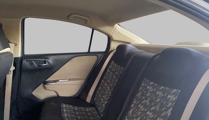 2015 Honda City V MT PETROL, Petrol, Manual, 63,576 km, Right Side Rear Door Cabin