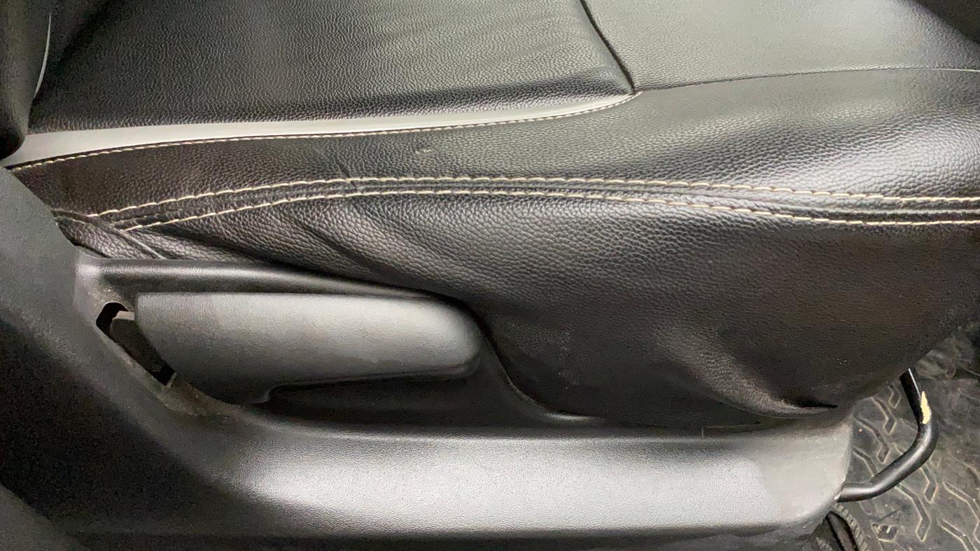 2017 Maruti Swift VXI O, Petrol, Manual, 40,089 km, Driver Side Adjustment Panel