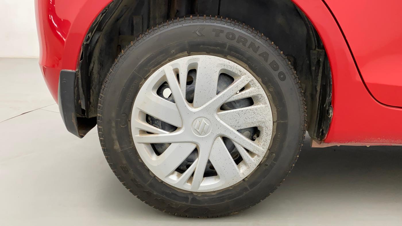 2017 Maruti Swift VXI O, Petrol, Manual, 40,089 km, Right Rear Wheel