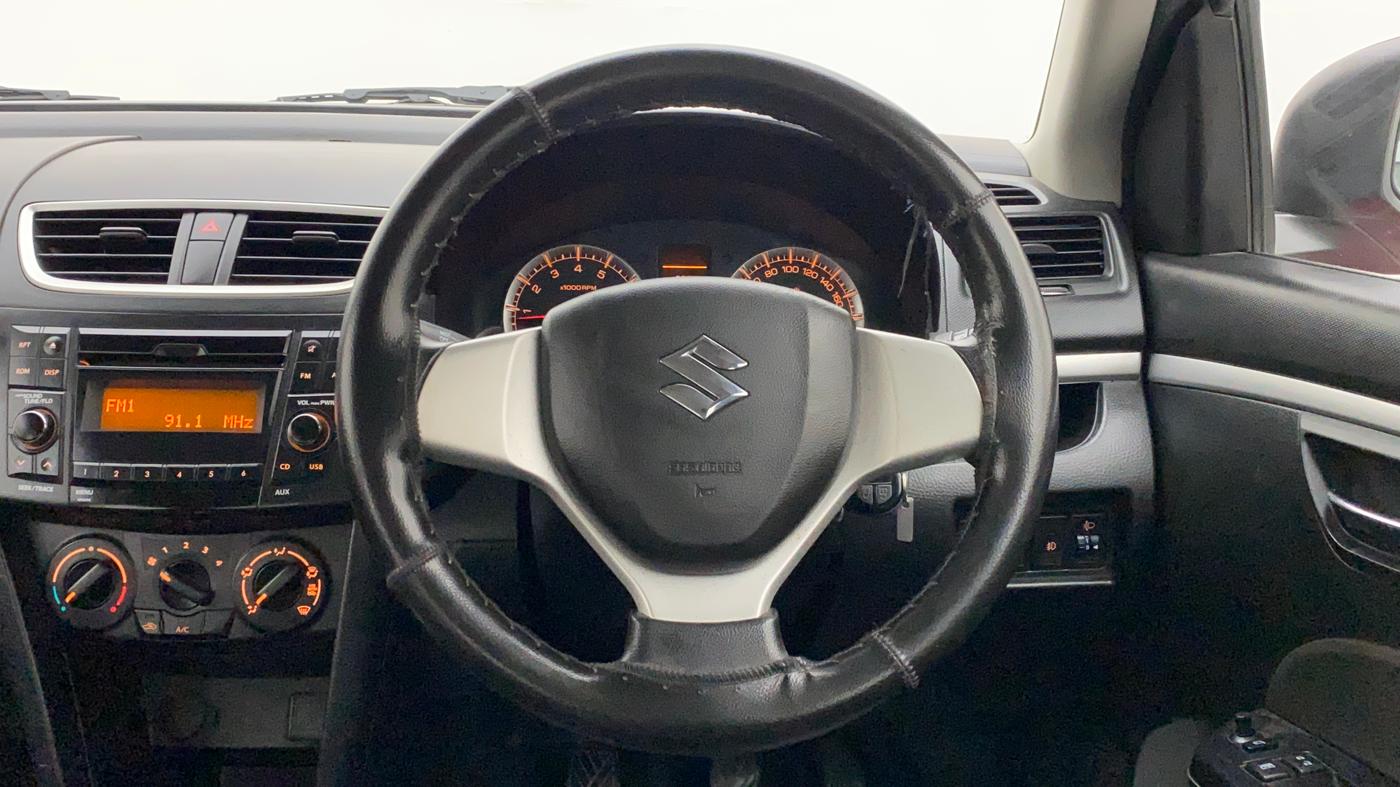 2017 Maruti Swift VXI O, Petrol, Manual, 40,089 km, Steering Wheel Close Up