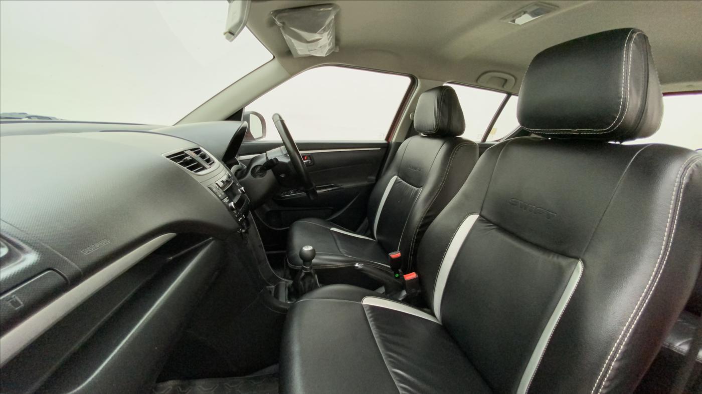 2017 Maruti Swift VXI O, Petrol, Manual, 40,089 km, Right Side Front Door Cabin