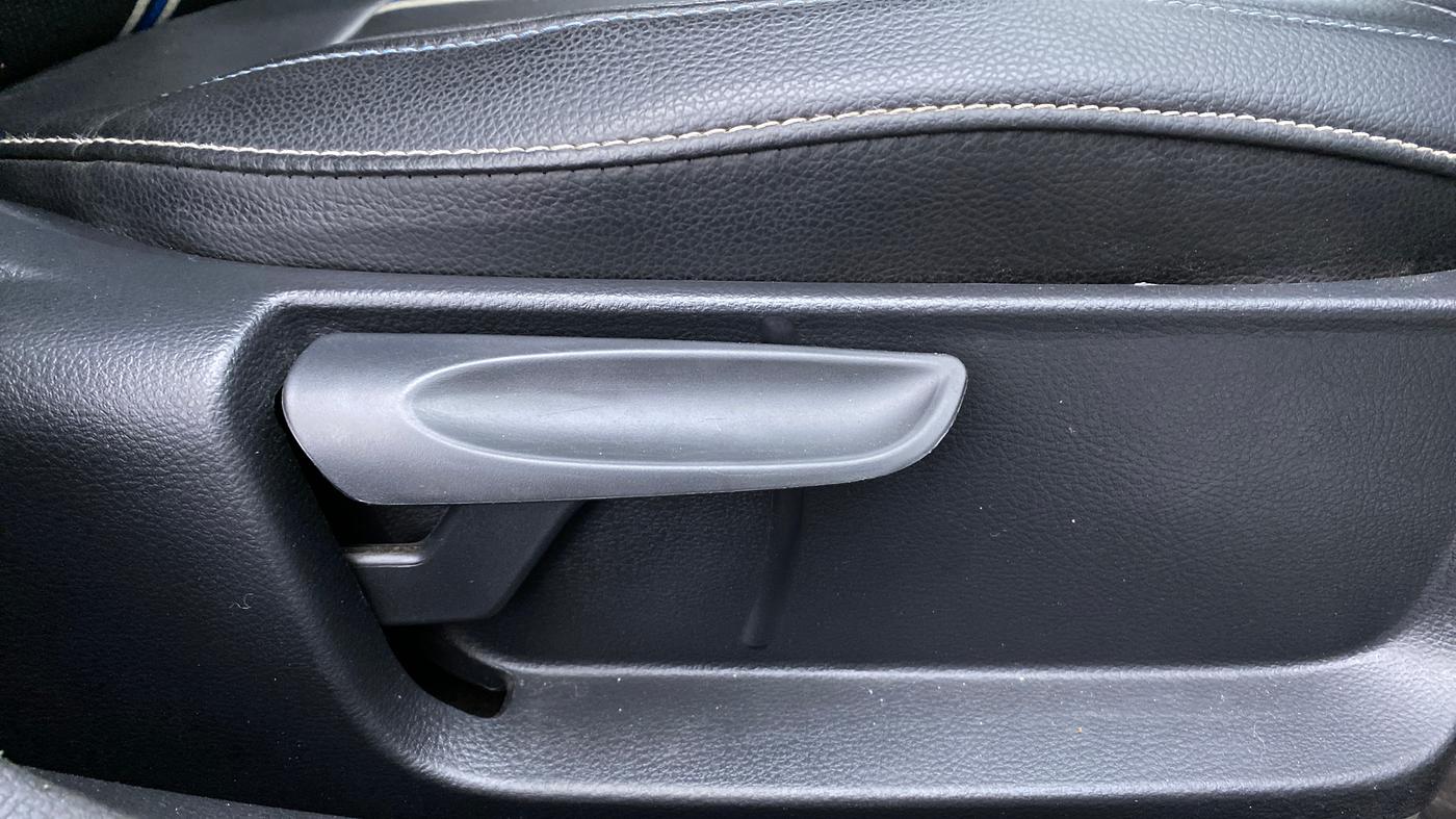 2019 Volkswagen Polo COMFORTLINE  CUP EDITION, Petrol, Manual, 36,925 km, Driver Side Adjustment Panel