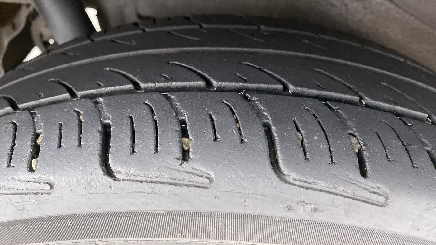 2015 Maruti Wagon R 1.0 VXI, Petrol, Manual, 74,082 km, Right Rear Tyre Tread
