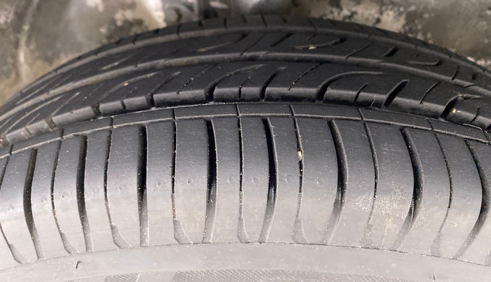 2016 Maruti Wagon R 1.0 VXI AMT, Petrol, Automatic, 55,421 km, Right Front Tyre Tread