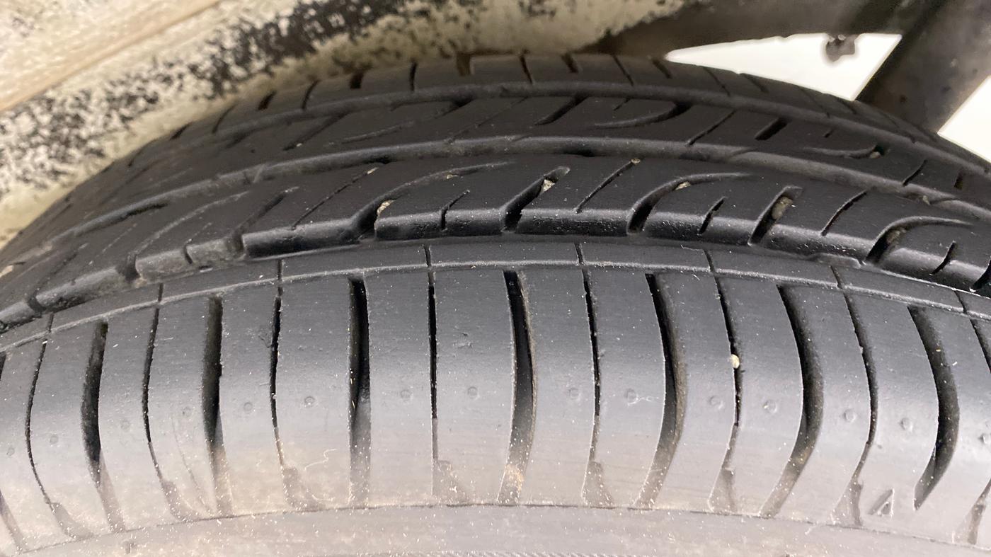2016 Maruti Wagon R 1.0 VXI AMT, Petrol, Automatic, 55,421 km, Left Rear Tyre Tread