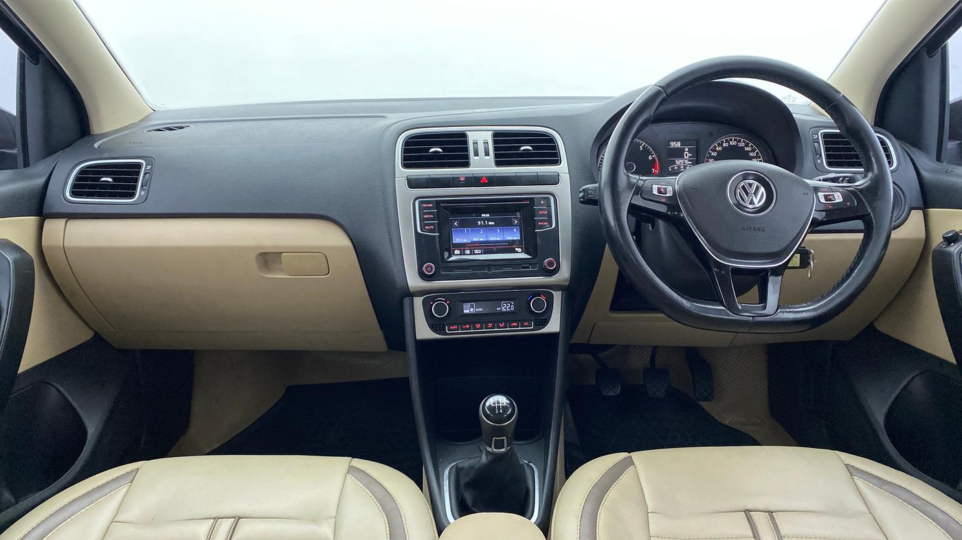 2017 Volkswagen Ameo HIGHLINE  PLUS 1.2, Petrol, Manual, 52,976 km, Dashboard