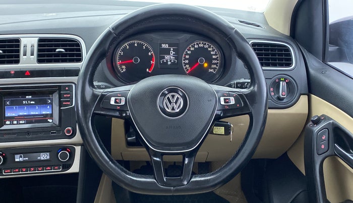 2017 Volkswagen Ameo HIGHLINE  PLUS 1.2, Petrol, Manual, 52,976 km, Steering Wheel Close Up