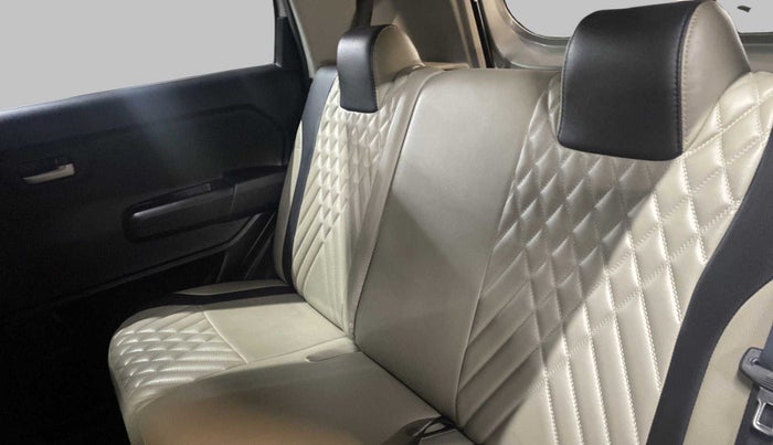 2019 Maruti New Wagon-R VXI 1.0, Petrol, Manual, 18,404 km, Right Side Rear Door Cabin