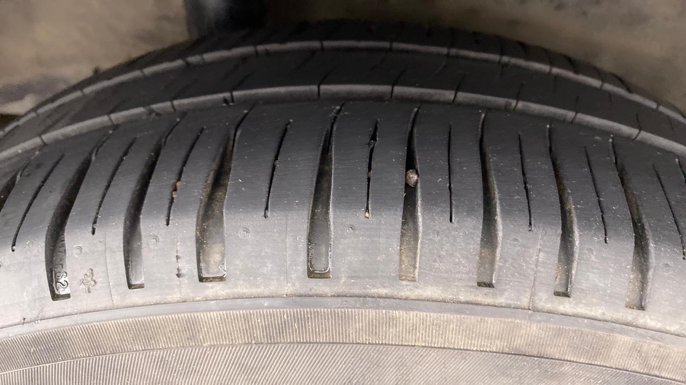 2017 Honda Jazz 1.2 V AT, Petrol, Automatic, 76,014 km, Right Rear Tyre Tread