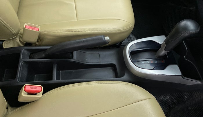 2017 Honda Jazz 1.2 V AT, Petrol, Automatic, 76,014 km, Gear Lever