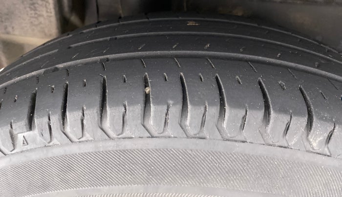 2018 Maruti Dzire VDI AMT, Diesel, Automatic, 59,369 km, Right Rear Tyre Tread