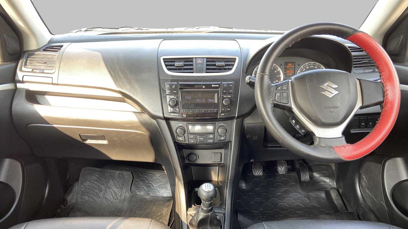 2015 Maruti Swift ZXI D, Petrol, Manual, 40,247 km, Dashboard