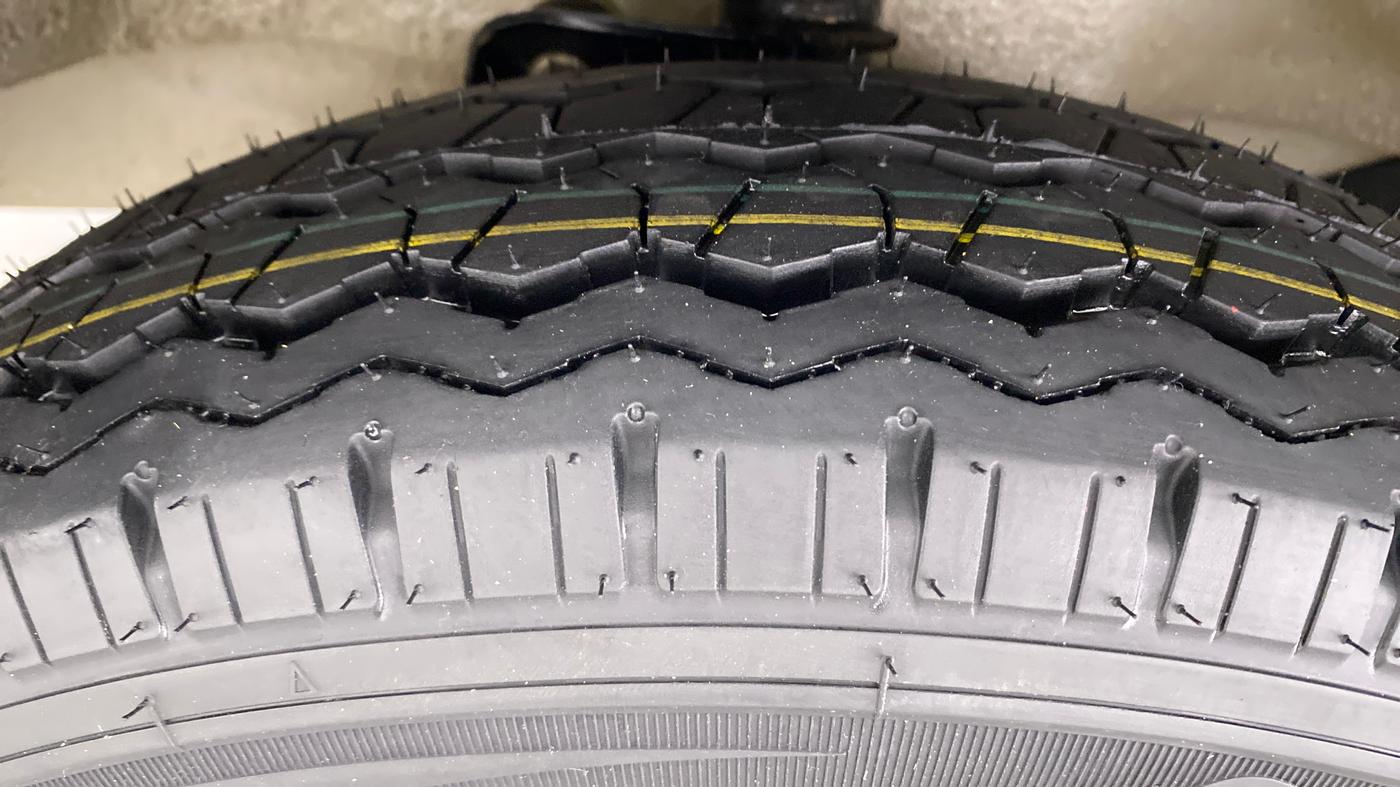 2018 Maruti Eeco 5 STR WITH AC PLUSHTR, Petrol, Manual, 35,368 km, Left Front Tyre Tread