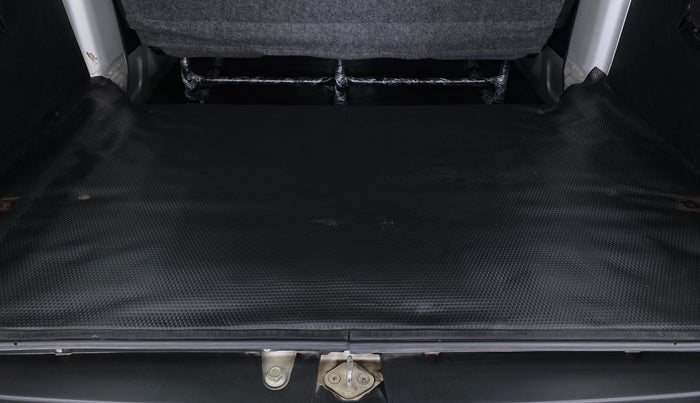 2018 Maruti Eeco 5 STR WITH AC PLUSHTR, Petrol, Manual, 35,368 km, Boot Inside