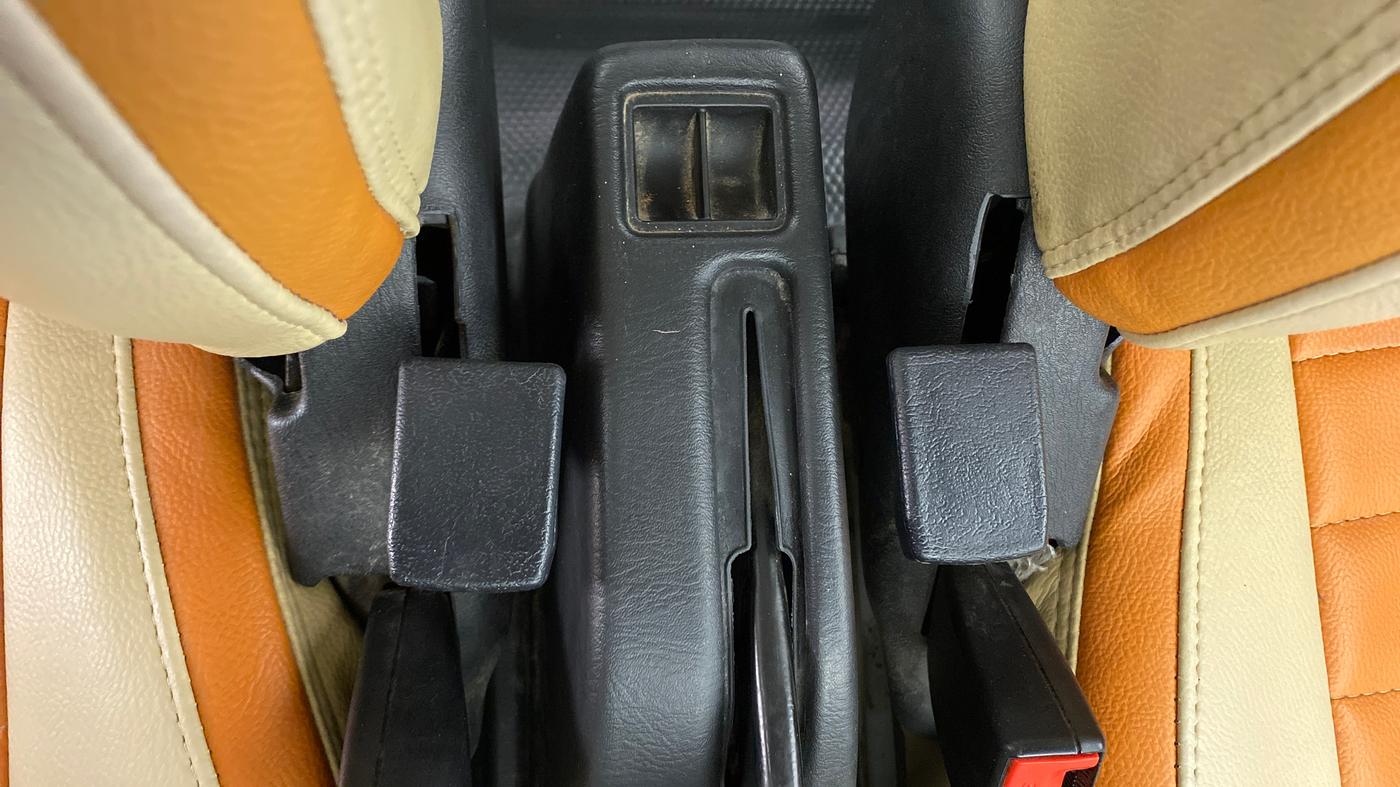 2018 Maruti Eeco 5 STR WITH AC PLUSHTR, Petrol, Manual, 35,368 km, Driver Side Adjustment Panel
