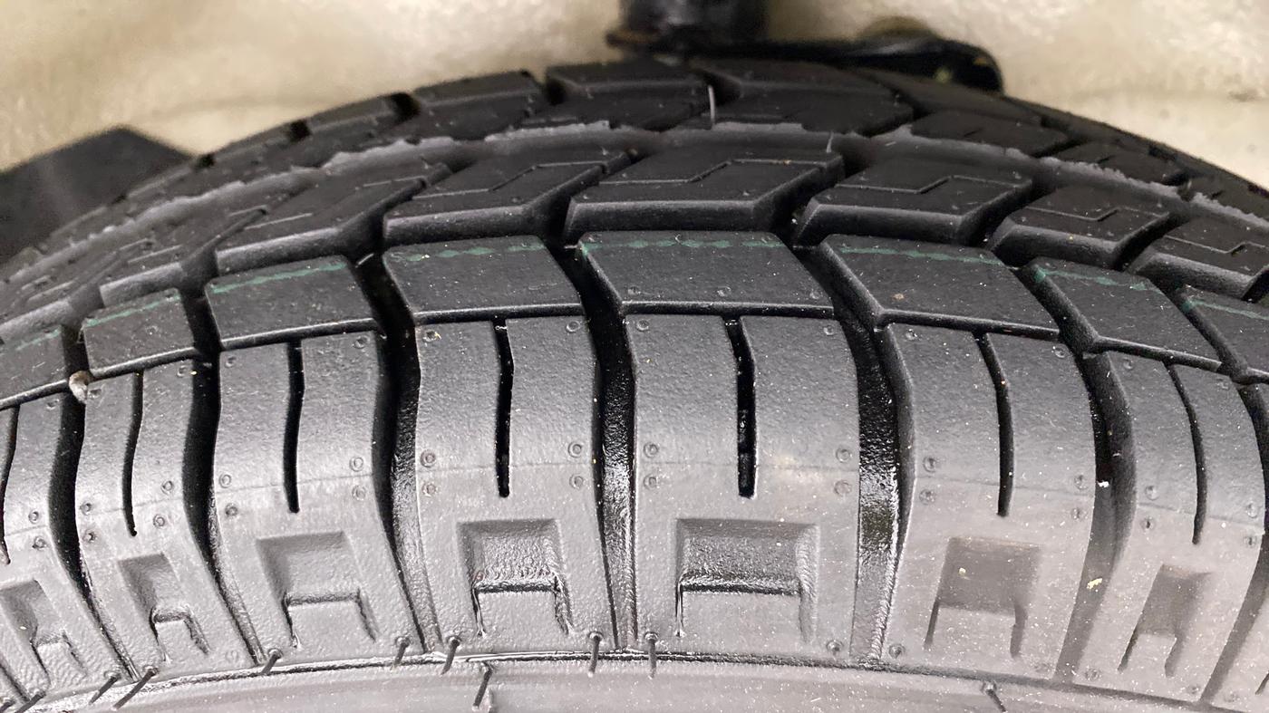 2018 Maruti Eeco 5 STR WITH AC PLUSHTR, Petrol, Manual, 35,368 km, Right Front Tyre Tread