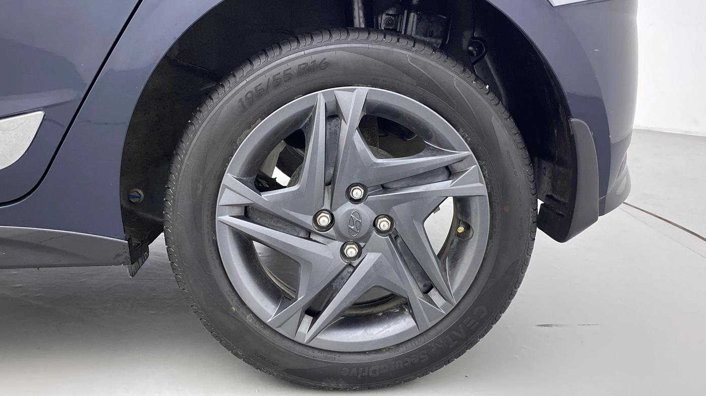 2021 Hyundai NEW I20 SPORTZ 1.5 MT, Diesel, Manual, 13,798 km, Left Rear Wheel