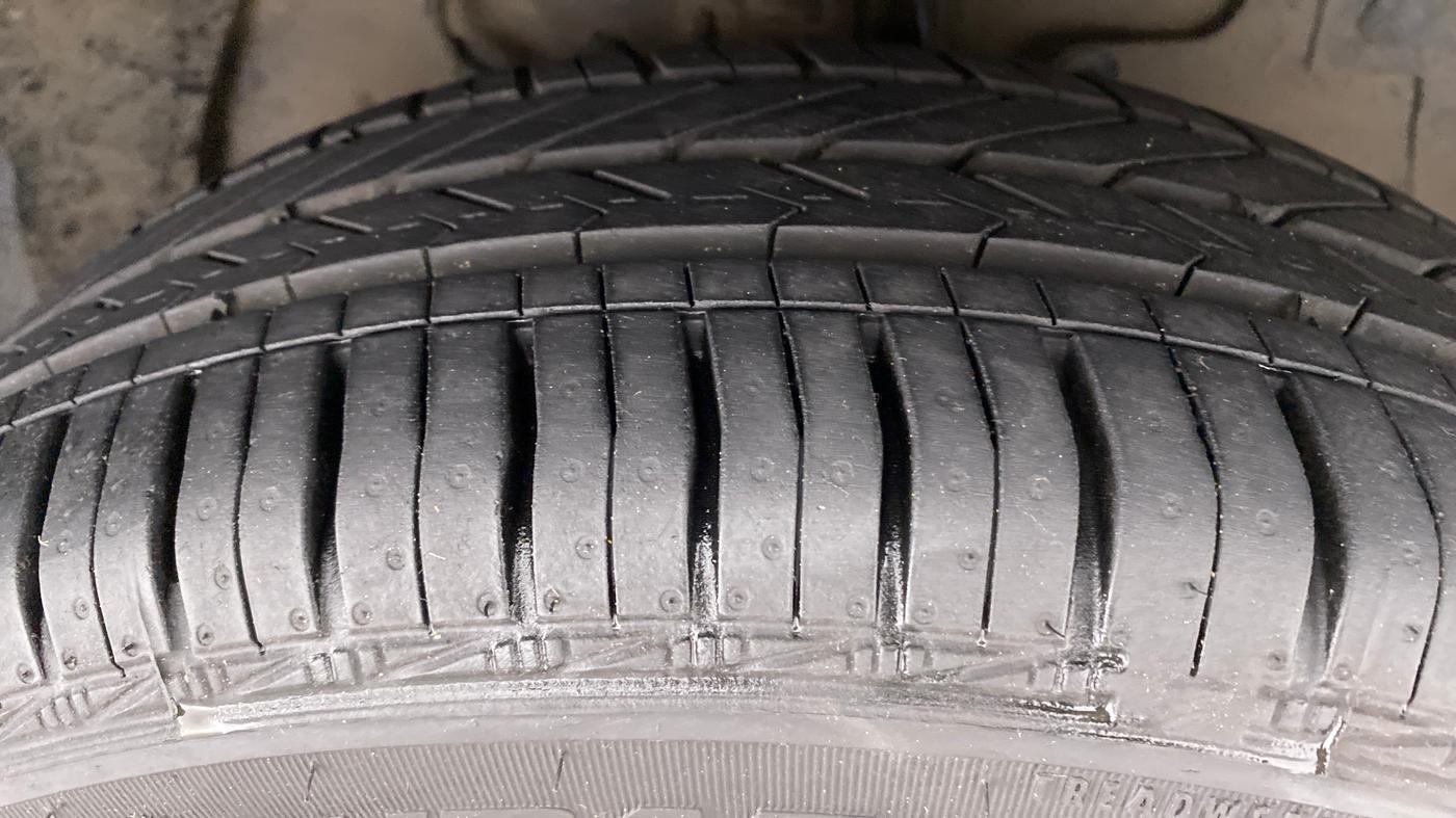 2015 Tata Bolt XM REVOTRON, Petrol, Manual, 73,760 km, Right Front Tyre Tread