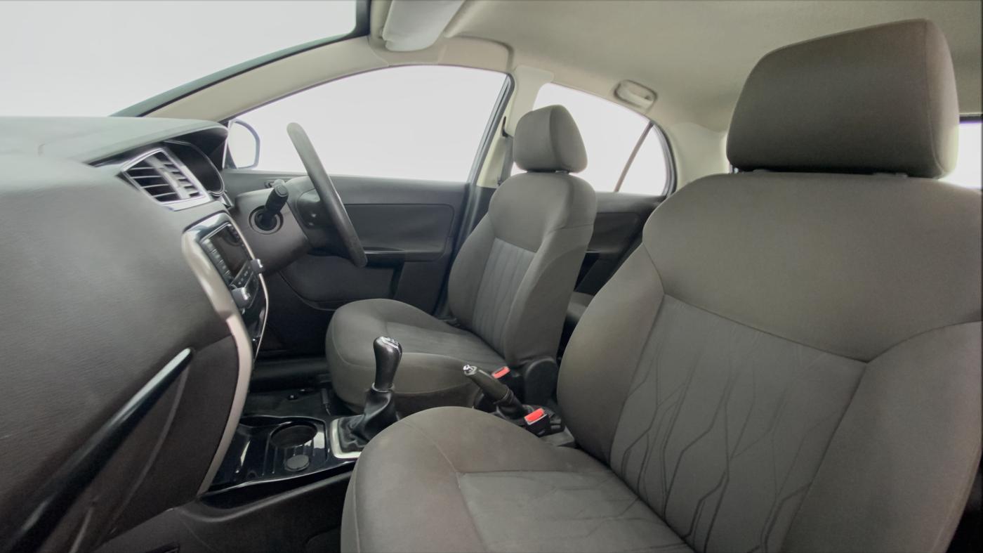 2015 Tata Bolt XM REVOTRON, Petrol, Manual, 73,760 km, Right Side Front Door Cabin