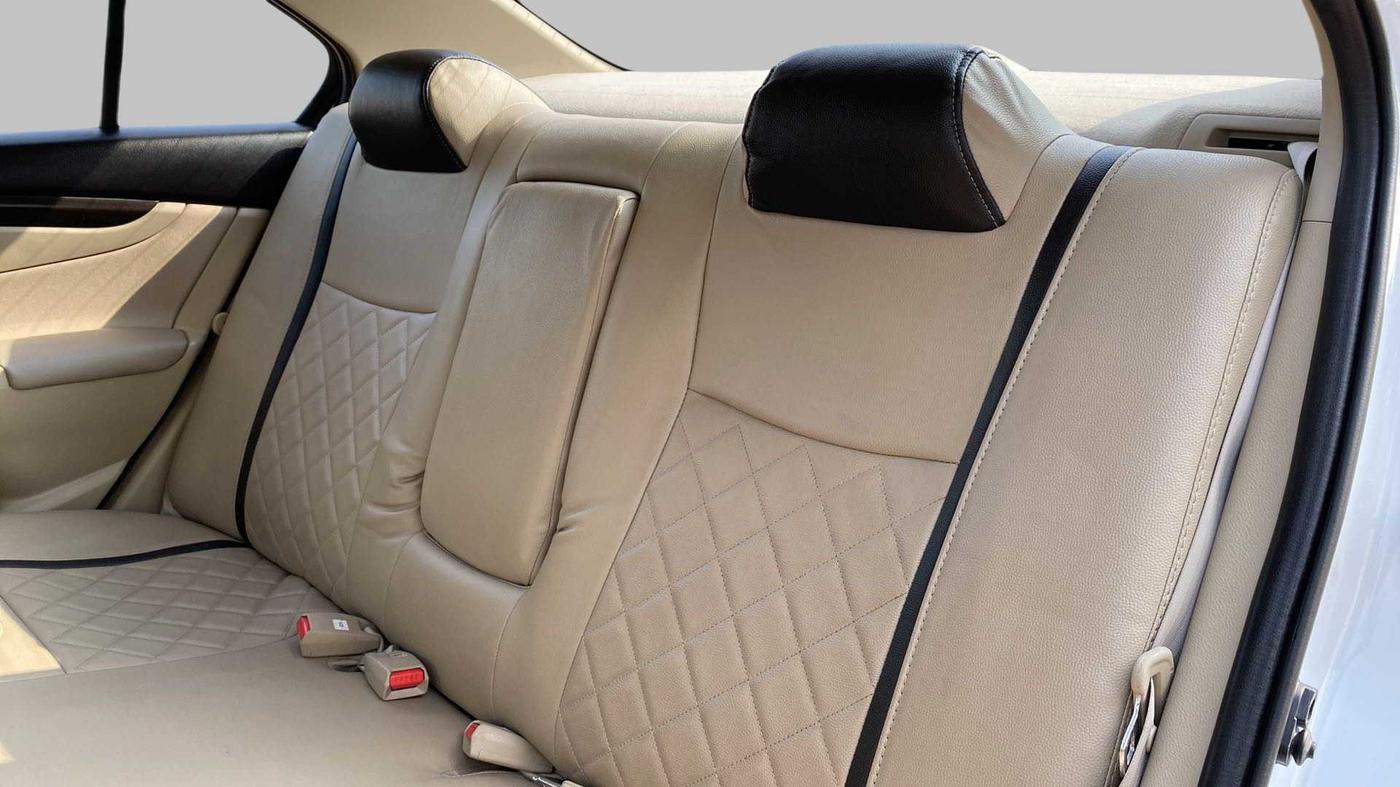 2016 Maruti Ciaz VXI, Petrol, Manual, 33,281 km, Right Side Rear Door Cabin