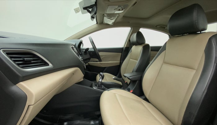 2017 Hyundai Verna 1.6 SX VTVT (O), Petrol, Manual, 44,946 km, Right Side Front Door Cabin