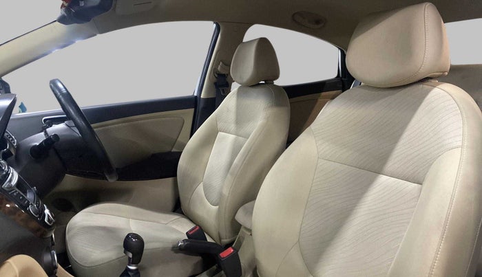 2015 Hyundai Verna FLUIDIC 1.6 SX CRDI, Diesel, Manual, 58,204 km, Right Side Front Door Cabin
