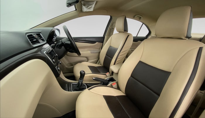 2016 Maruti Ciaz VXI PLUS, Petrol, Manual, 30,382 km, Right Side Front Door Cabin