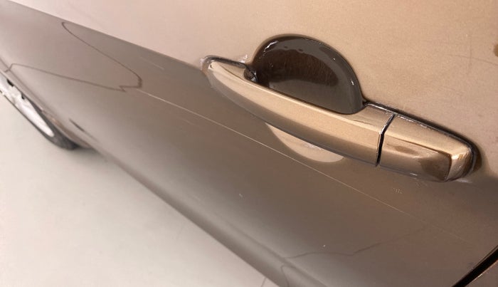 2016 Maruti Ciaz VXI PLUS, Petrol, Manual, 30,382 km, Front passenger door - Minor scratches