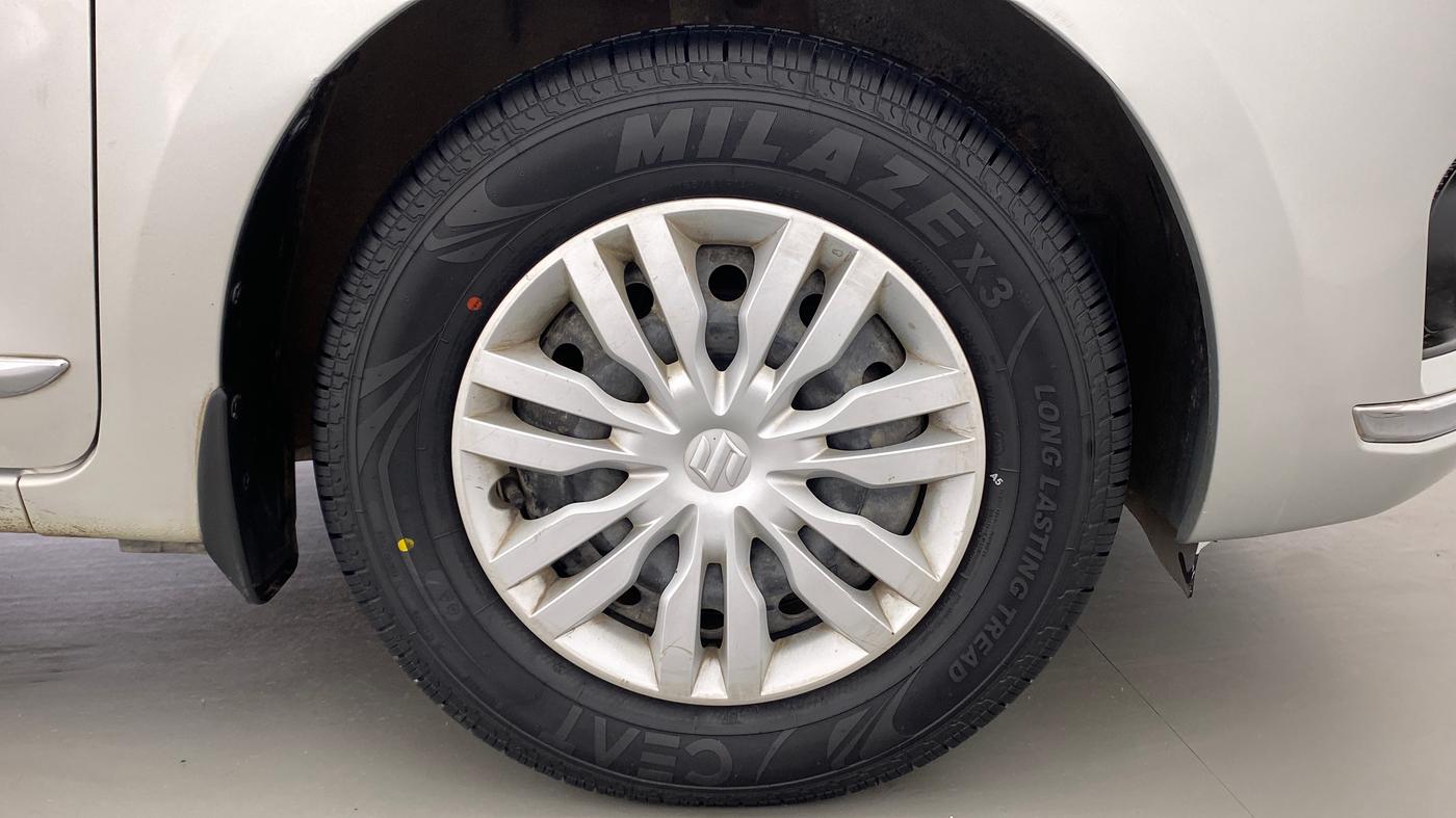 2017 Maruti Dzire VXI AMT, Petrol, Automatic, 43,004 km, Right Front Wheel